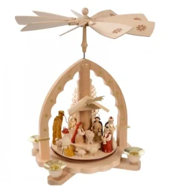 Pyramide A 4 Bougies En Bois Pour Un Noël Traditionnel