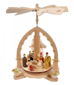 Pyramide A 4 Bougies En Bois Pour Un Noël Traditionnel