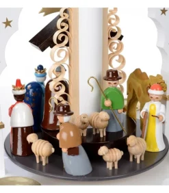 Pyramide Allemande Avec Crèche De Noël Blanche