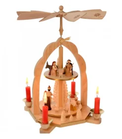 Pyramide Avec Scene De Crèche De Noël Complete